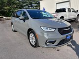 Used 2023 Chrysler Pacifica Touring-L image 3