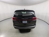 Used 2023 Chrysler Pacifica Limited image 5