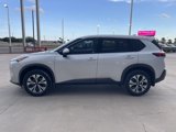 Used 2021 Nissan Rogue SV image 2