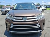 Used 2017 Toyota Highlander XLE image 2