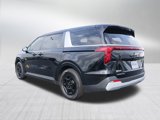 Used 2025 Kia Carnival image 5