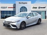 Used 2022 Toyota Camry SE image 2