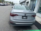 Used 2024 Volkswagen Jetta SE w/ Panoramic Sunroof Package image 6