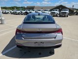Used 2022 Hyundai Elantra SE image 5