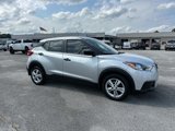 Used 2020 Nissan Kicks S image 2