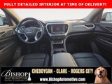 Used 2022 GMC Acadia SLT w/ Elevation Edition image 4