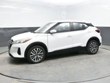 Used 2021 Nissan Kicks SV image 3