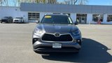 Certified 2024 Toyota Highlander XLE image 2