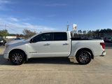 Used 2021 Nissan Titan SV w/ SV Convenience Package image 2
