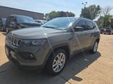 Used 2023 Jeep Compass Latitude image 2