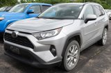 Used 2021 Toyota RAV4 XLE Premium image 3