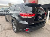 Used 2017 Toyota Highlander XLE image 3