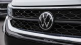 Certified 2024 Volkswagen Taos SE image 3