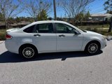 Used 2010 Ford Focus SE image 3