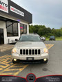 Used 2010 Jeep Grand Cherokee Laredo image 2