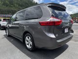 Used 2018 Toyota Sienna LE image 3