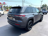 Used 2023 Jeep Grand Cherokee Altitude image 5