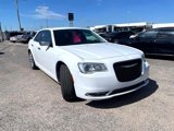 Used 2018 Chrysler 300 Limited image 2