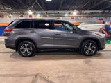 Used 2019 Toyota Highlander AWD V6 image 2