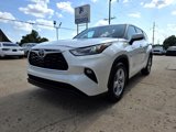 Used 2020 Toyota Highlander LE image 3