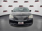 Used 2014 Chrysler Town & Country Touring image 2