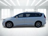 Used 2022 Chrysler Pacifica Limited image 6