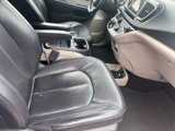 Used 2018 Chrysler Pacifica Touring-L image 5