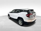 Used 2022 GMC Terrain SLE image 3