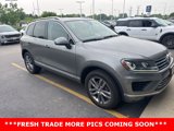 Used 2016 Volkswagen Touareg VR6 image 2