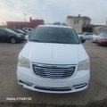 Used 2014 Chrysler Town & Country Touring image 5