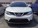 Used 2017 Nissan Rogue Sport SV image 2