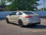 Used 2019 Ford Fusion SE image 2