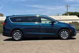 New 2025 Chrysler Pacifica Select image 4