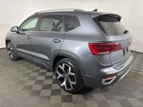 Certified 2022 Volkswagen Taos SEL w/ Panoramic Sunroof Package image 6