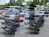 Used 2022 Volkswagen Taos SE w/ Panoramic Sunroof Package image 6