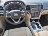 Used 2017 Jeep Grand Cherokee Limited w/ Luxury Group II image 4
