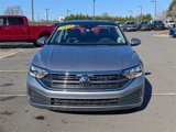 Used 2024 Volkswagen Jetta SE image 2