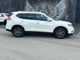 Used 2016 Nissan Rogue SL image 2