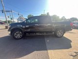 Used 2017 Nissan Titan SL image 4
