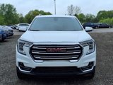 Used 2024 GMC Terrain SLT image 2