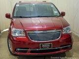 Used 2015 Chrysler Town & Country Touring image 4