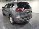 Used 2019 Nissan Rogue SV image 2