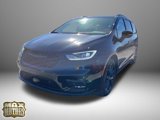 New 2024 Chrysler Pacifica Limited w/ S Appearance Package image 3