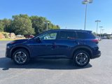 Used 2024 Nissan Rogue SV image 4