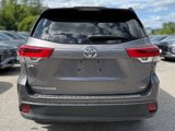 Used 2017 Toyota Highlander LE image 4