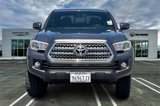 Used 2017 Toyota Tacoma TRD Off-Road image 2