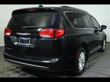 Used 2017 Chrysler Pacifica Touring-L image 2