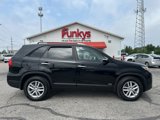 Used 2014 Kia Sorento LX image 2