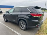 Used 2017 Toyota Highlander XLE image 3