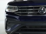 Used 2022 Volkswagen Tiguan SE w/ Panoramic Sunroof Package image 6
